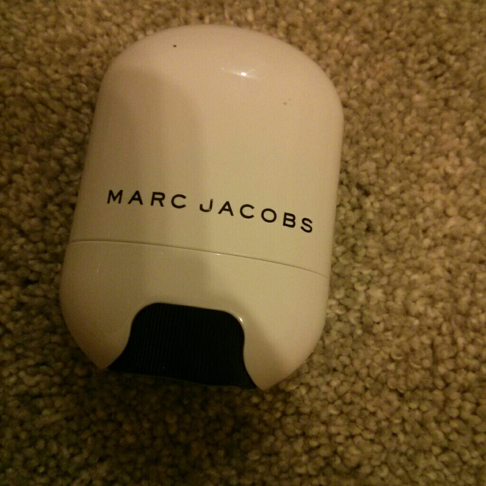 Marc Jacobs spotlight glow stick